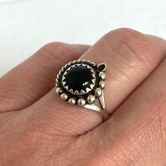 VTG Sterling Silver 925 NAKAI Navajo Dainty Round Black Onyx Ring Sz 5.5 - Picture 5 of 16